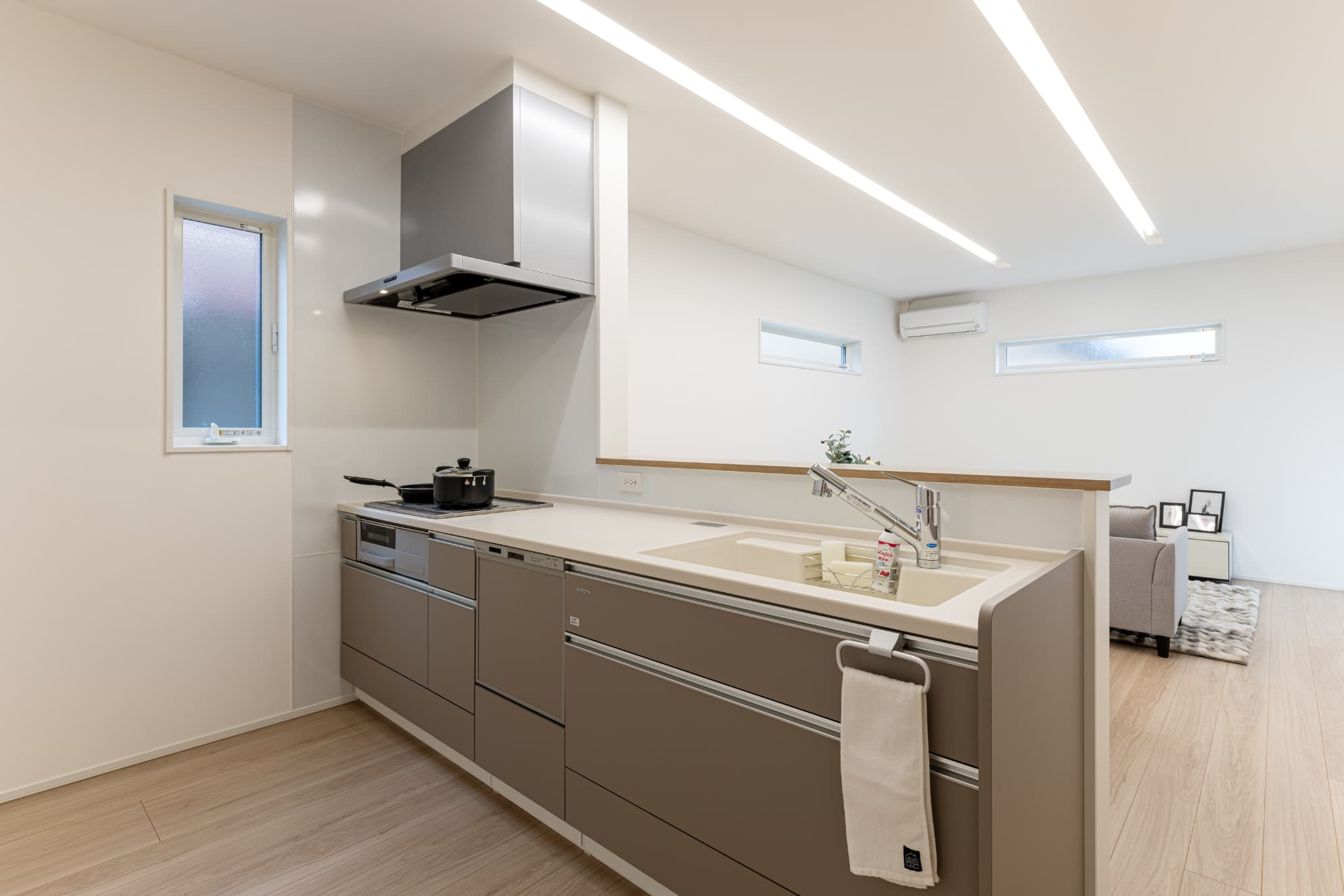 倉敷市連島中央　ウィズライフ連島中央７号地のキッチン|ＩＨクッキングヒーター・食洗器・蛇口一体型浄水器が付いています。