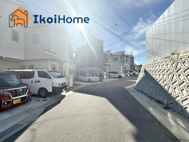 神戸市西区伊川谷町有瀬　中古戸建のバルコニー|●資料・カタログのご請求無料●スーパーやコンビニ、飲食店、病院など徒歩圏内の施設も多々あります。