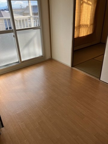 兵庫県公社　播磨本荘３号棟の居間・リビング|こちらの居間で趣味の時間をお楽しみください