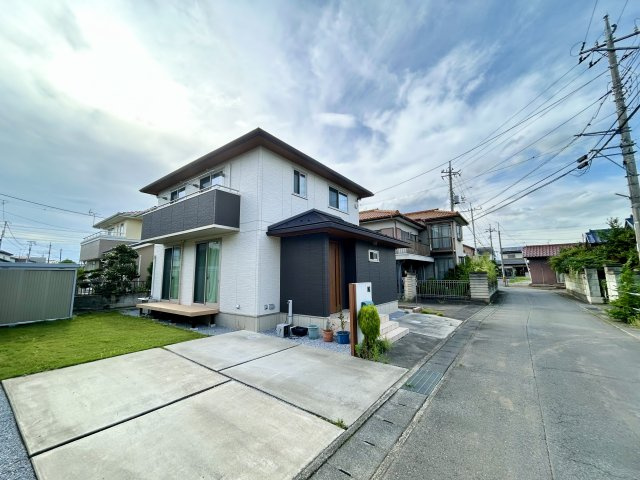 【中古戸建】高崎市倉賀野町の前面道路含む現地写真|■現地写真
現地を見学する際はご気軽にお問い合わせください♪
「027-386-8693」