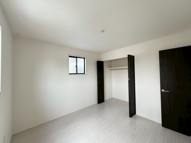 ーBloomーブルームー小倉南区下曽根4丁目4期　【小倉南区　新築戸建て】の洋室|全ての部屋にクローゼットが備わっており、整理整頓しやすいです。　【小倉南区　新築戸建て】