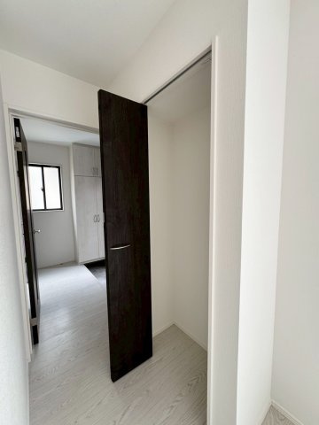 ーBloomーブルームー小倉南区下曽根4丁目4期　【小倉南区　新築戸建て】の収納|あると便利な廊下収納♪　【小倉南区　新築戸建て】