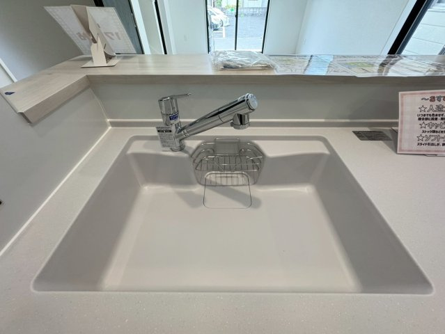 ーBloomーブルームー小倉南区下曽根4丁目4期　【小倉南区　新築戸建て】のキッチン|浄水器一体型の水栓♪お水を買う手間が省けます　【小倉南区　新築戸建て】