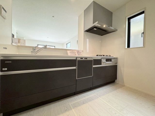 ーBloomーブルームー小倉南区下曽根4丁目4期　【小倉南区　新築戸建て】のキッチン|食洗器完備のシステムキッチン♪　【小倉南区　新築戸建て】