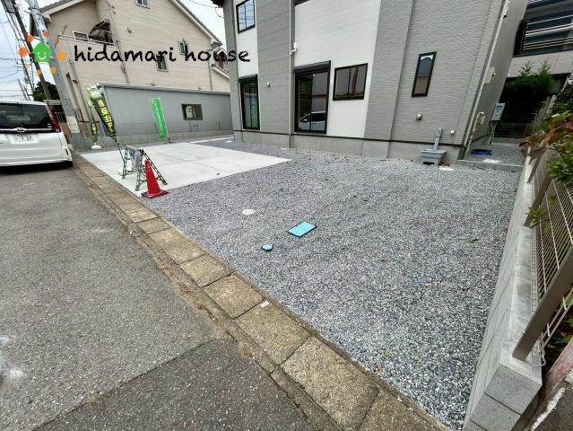 蓮田市緑町13期　新築戸建　リガーレ01の駐車場