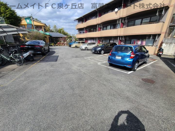 702泉ヶ丘の駐車場