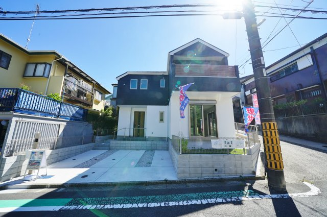 【横浜市旭区金が谷1丁目36-1新築戸建て】★仲介手数料無料★（笹野台小学校・希望が丘中学校）の外観