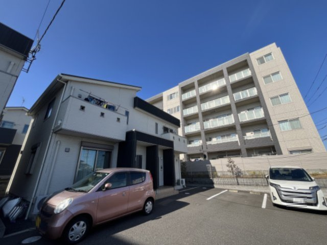 グロワールの外観|★角部屋★メゾネットタイプ★浴室乾燥機★追い焚き機能★