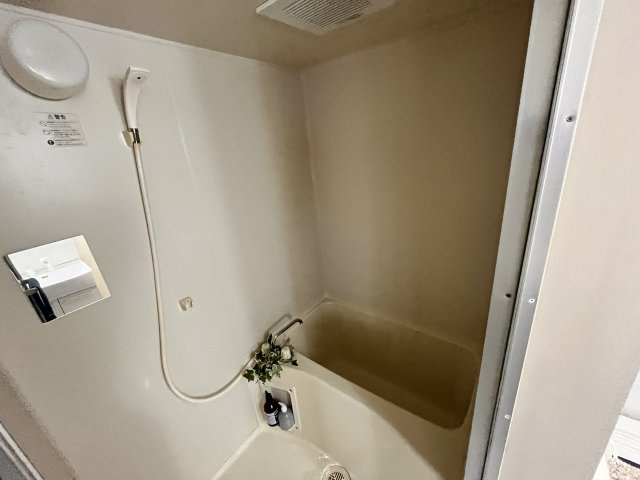 ハイツフルカワの浴室