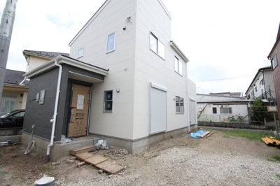 【外観】 | 三郷市戸ヶ崎2丁目Ⅵ | 並列駐車2台可能