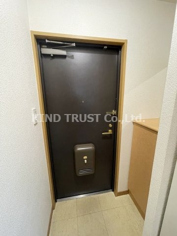 プレサンス梅田フロンティアの玄関|シンプルで使いやすい玄関です