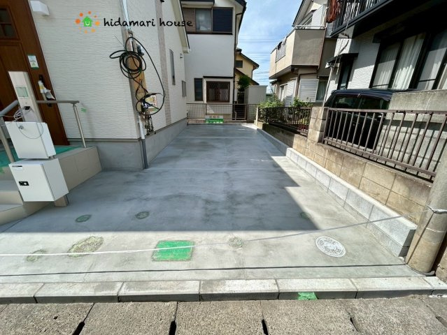伊奈町栄3丁目　新築戸建　ハートフルタウン01の駐車場
