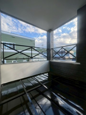 藤野4条5丁目のバルコニー|お洗濯物や大きなシーツなども干せる便利なバルコニー！