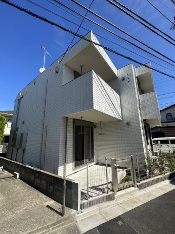 ＣＨＥＺ　ＭＡＧＮＯＬＩＡの外観