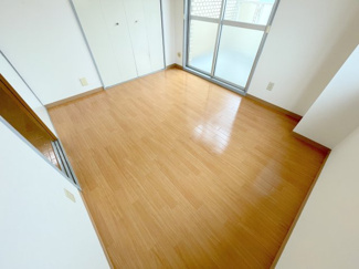 【寝室】 | メゾンドゥフレール　4－Ｈ | （東南）洋室５．５帖