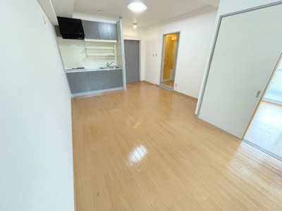 【居間・リビング】 | メゾンドゥフレール　4－Ｈ | ※内観写真は従前契約者様がご入居前（２０２２．５）撮影分です