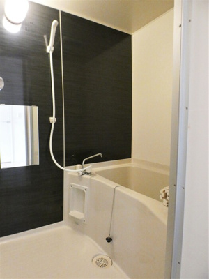 【浴室】 | セジュール鵬舟ZⅡ | コンパクトで使いやすいお風呂です