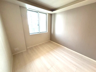 ゆったりした洋室です