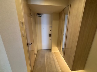 明るく、ゆったりとした玄関です。