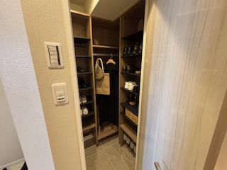 シューズWICとシューズクローゼットがあります。
