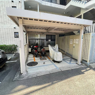 【駐車場】