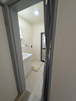 【玄関】 | メゾンドコスモ