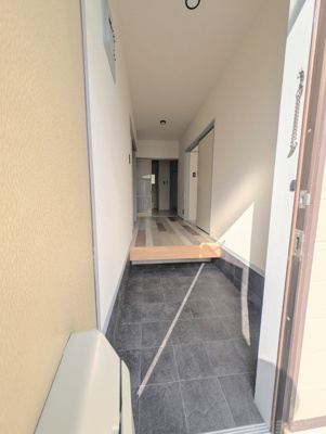 【玄関】 | メゾンドコスモ