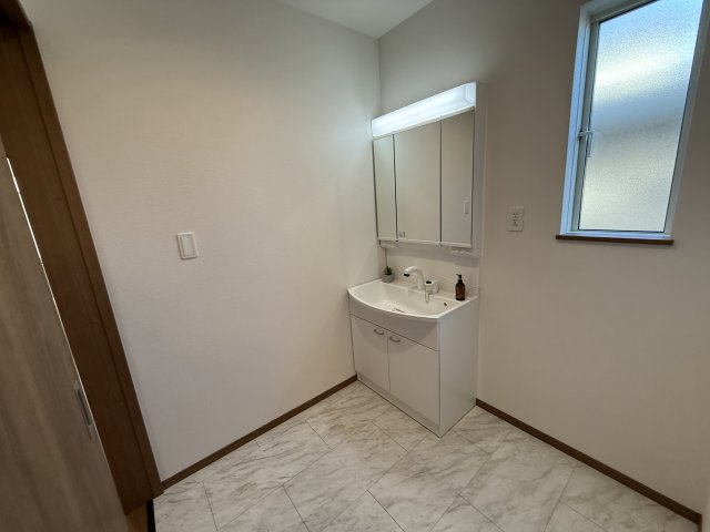 ハートフルタウン前橋市南町2丁目55番　Ａ号棟のトイレ|2階トイレです。清潔感のある白を基調としています。