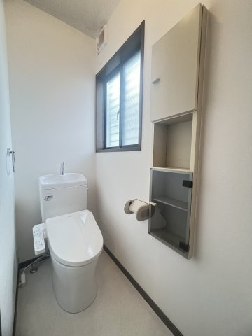 御影本町戸建のトイレ