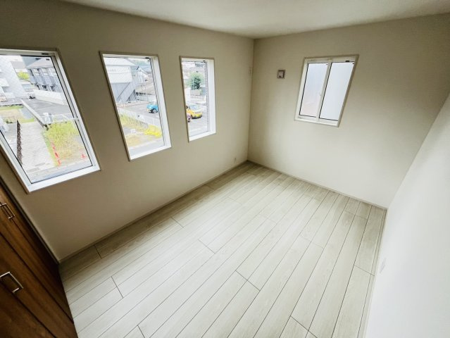 知多市八幡汐海道20番1『仲介手数料無料』新築戸建ての洋室