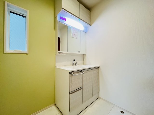 知多市八幡汐海道20番1『仲介手数料無料』新築戸建ての独立洗面台