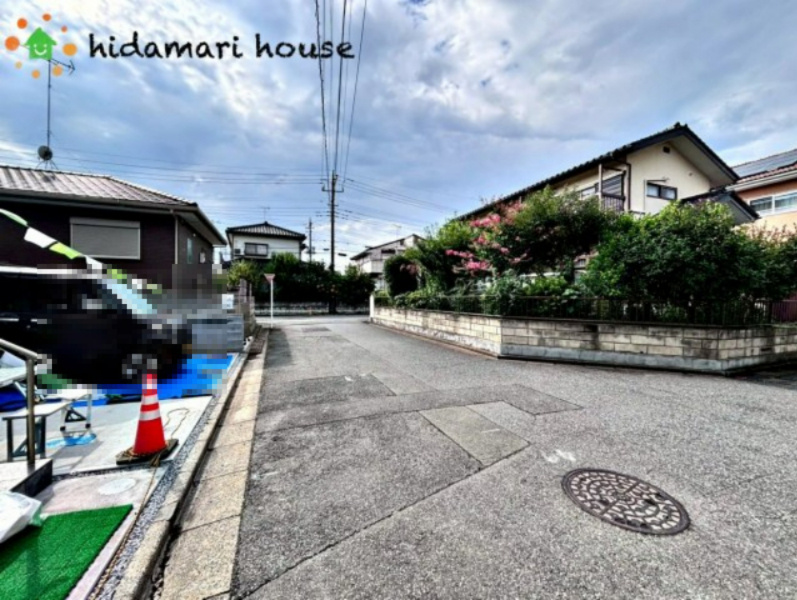 蓮田市椿山第7　新築戸建　リーブルガーデン01の前面道路含む現地写真