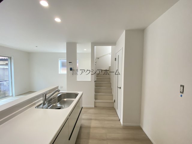 所沢市和ケ原2丁目・全2棟　新築一戸建　A号棟の居間・リビング