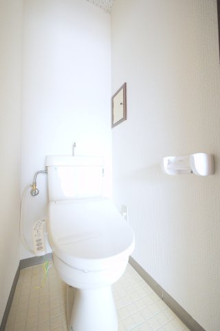 サンロイヤル豊成のトイレ|※写真は別の部屋のものです。