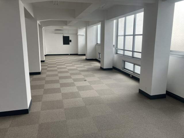 文弘社ビルのロビー