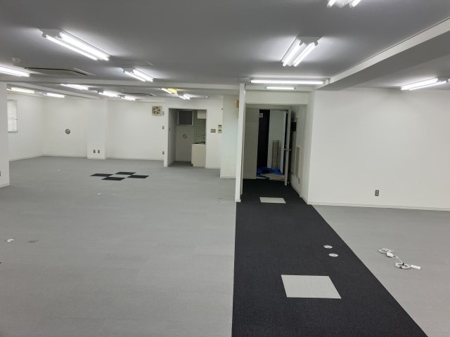 光ビルのロビー