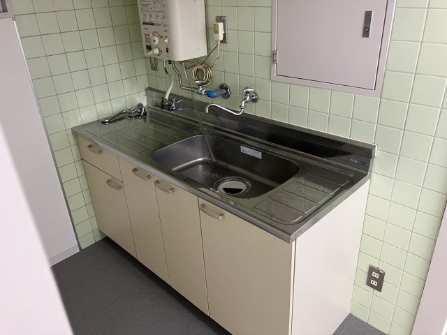 光ビルのキッチン