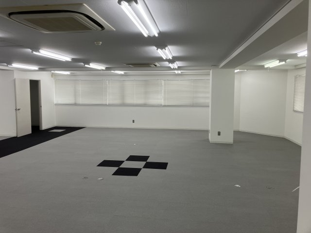 光ビルのロビー