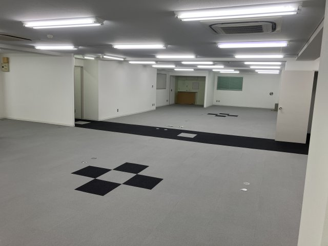 光ビルの内装