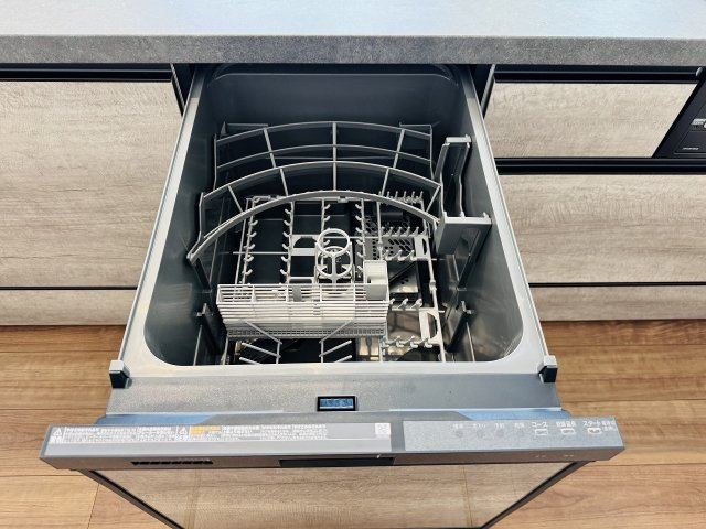 八王子市　清川町　新築一戸建て　５期のキッチン|～食洗機付き　食事後の食器洗いはお任せ、家族でゆっくりとくつろげます～