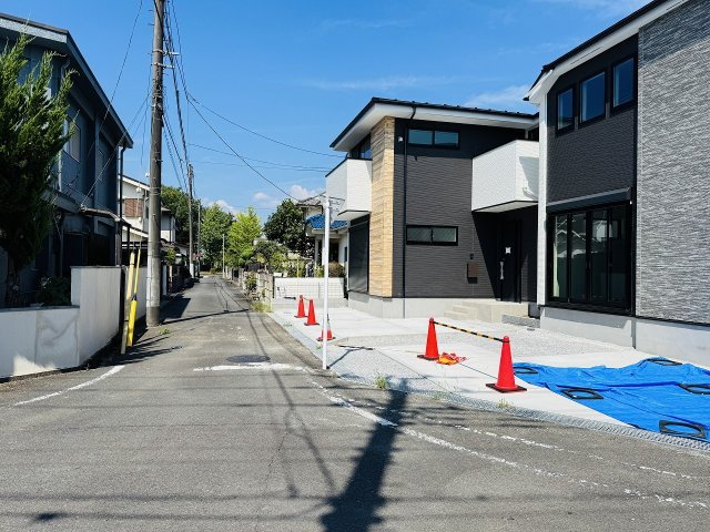 八王子市　清川町　新築一戸建て　５期の前面道路含む現地写真|～東6ｍ・南4ｍ道路に面しています～