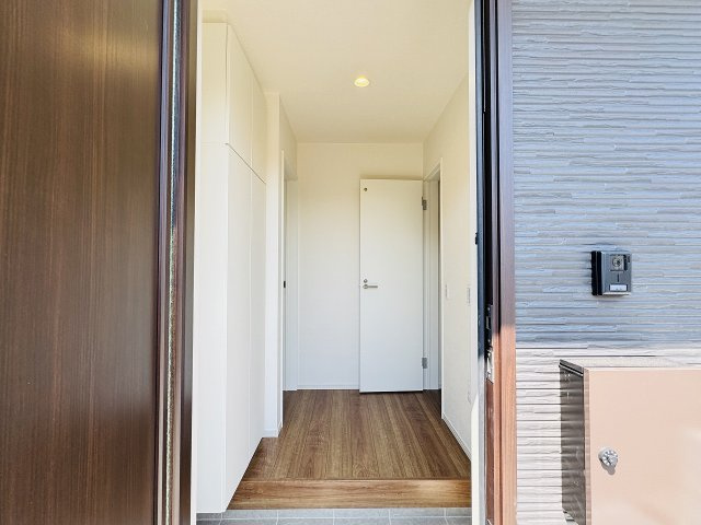 八王子市　清川町　新築一戸建て　５期の玄関|～玄関は安心のWロックキーを採用～