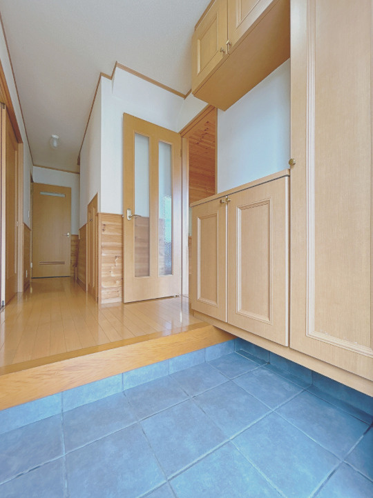 富士市石坂　中古戸建R　の玄関