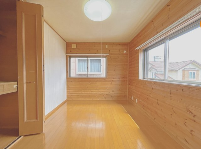 富士市石坂　中古戸建R　全1棟の洋室|２階6帖