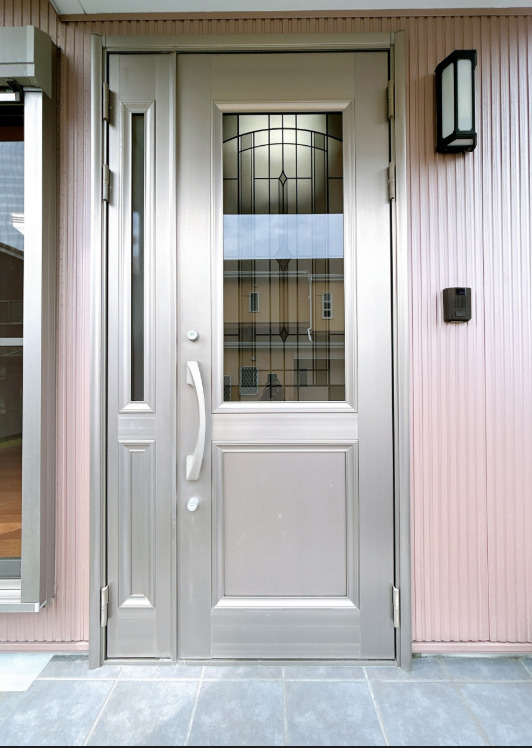 富士市石坂　中古戸建R　の玄関