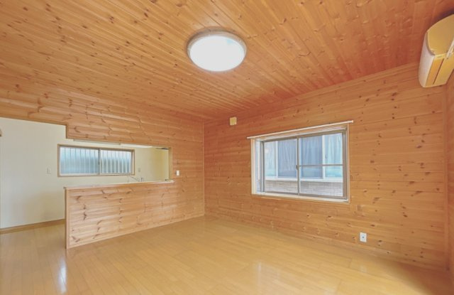 富士市石坂　中古戸建R　の居間・リビング|1階14帖LDK