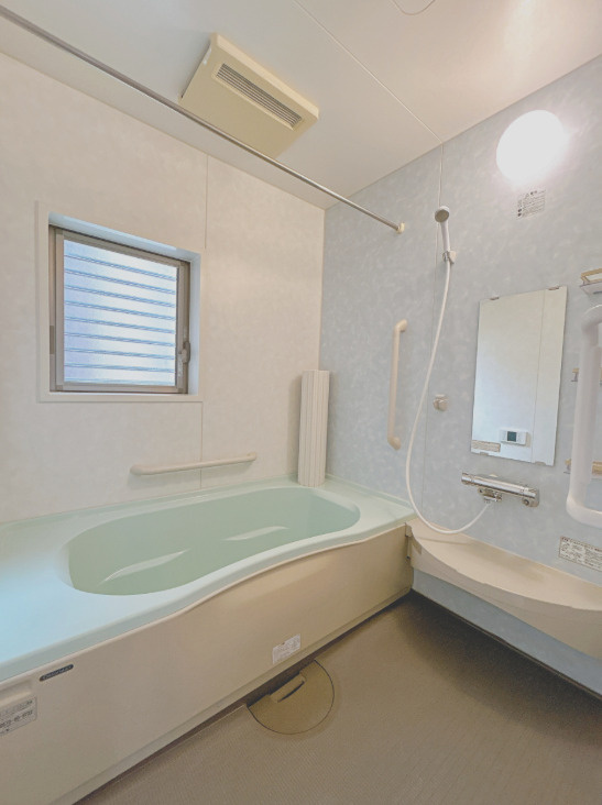 富士市石坂　中古戸建R　の浴室