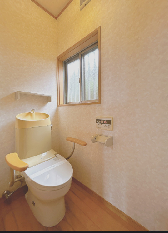 富士市石坂　中古戸建R　全1棟のトイレ|1階