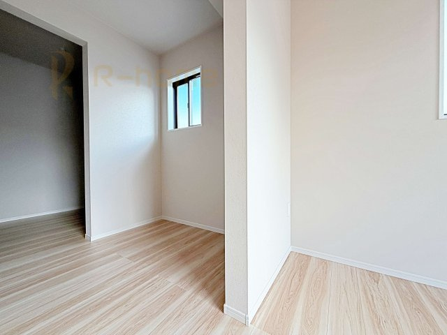 つくば市古来1期　新築戸建て　1号棟の収納|主寝室にウォークインクローゼット＆フリースペース付き！