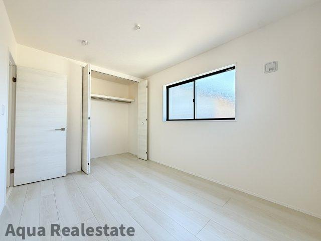 リーブルガーデン高松市元山町第五の収納|ちょっとした収納スペースも充実しています